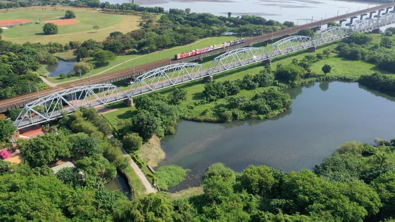 永豐餘助攻濕地永續治理　大樹舊鐵橋濕地獲頒國家永續發展獎、六大 SDGs 全面亮眼