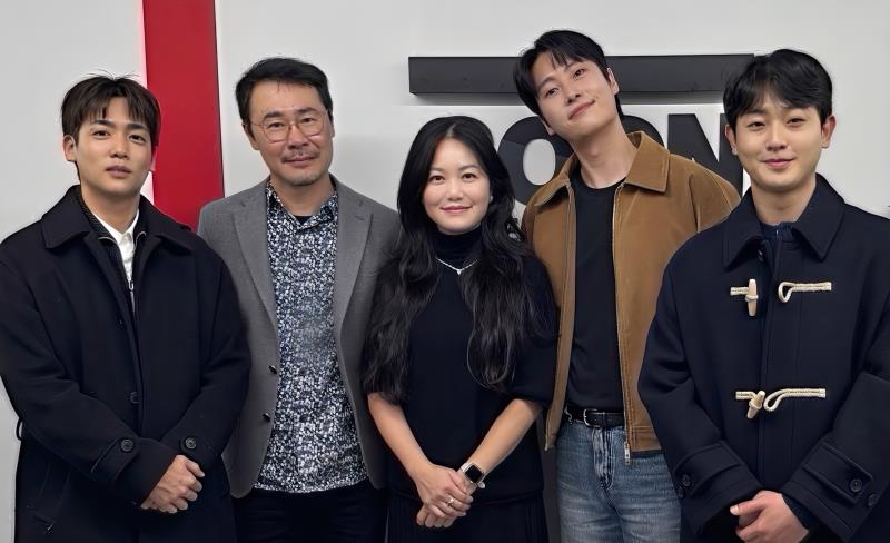 SOON ENT近期也成立藝人經紀部門，左至右，SOON ENT旗下演員金鎬玧，POPLINE創辦人賴勇坤、連珮如、禹泰河   金建鎬 照片提供 SOON ENT