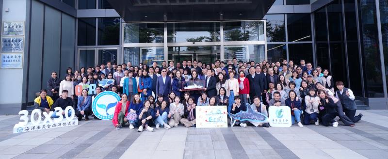 副主委黃向文卸任 海委會頒授最高榮譽海洋專業獎章