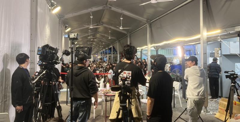 《生存王2》黃金陣容來到花蓮拍攝 東大門夜市粉絲熱情應援現場氣氛沸騰