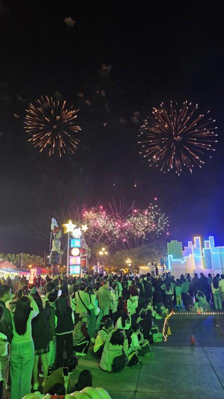 春節假期巧遇情人節   花蓮燈會120秒煙火與光影公園引爆觀光熱度