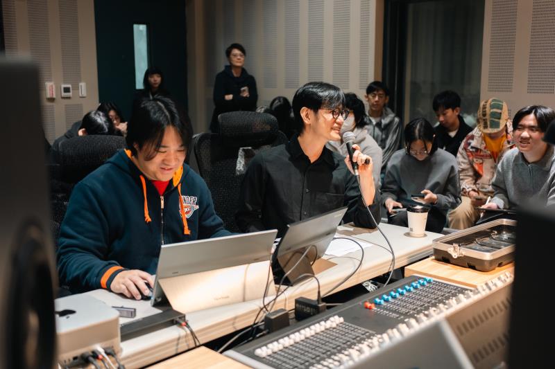 圖為陳建騏向學員解說。圖_北流提供 