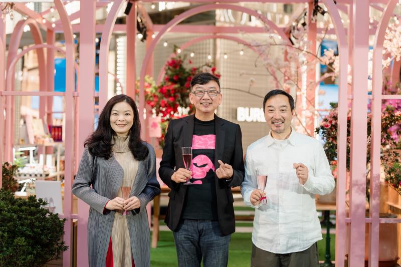 左起：台北101行銷總監李亞萍、新北市政府農業局局長諶錫輝、CNFlower創辦人凌宗湧。