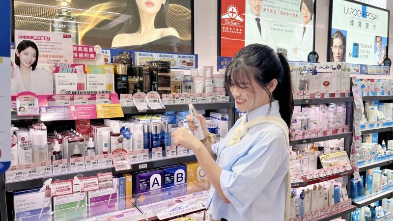 醫美商品天天 85 折優惠，熱銷明星品加碼買一送一，為消費者打造美麗零死角肌膚。