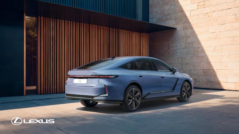 LEXUS全新大改款 ALL NEW ES開啟豪華房車新篇章