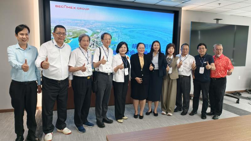 張麗善縣長率團參訪越南基礎工程。