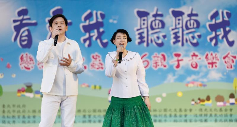 親子樂聲點亮大安森林公園　簡文秀攜手殷正洋唱響「看看我 聽聽我」螢火蟲季揭幕