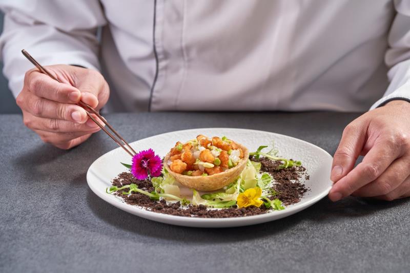 《英倫西餐廳》以「維多利亞‧色彩溫室」為主題