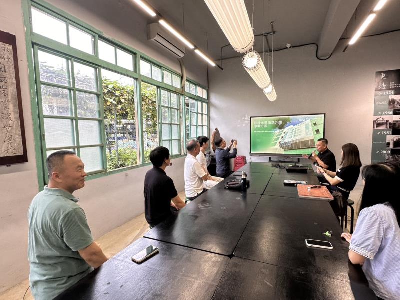 睿田能源執行長薛煒立表示，淨零建築不能只靠屋頂，城市大量尚未被啟動的外牆，將成為下一階段再生能源布局的重要場域。