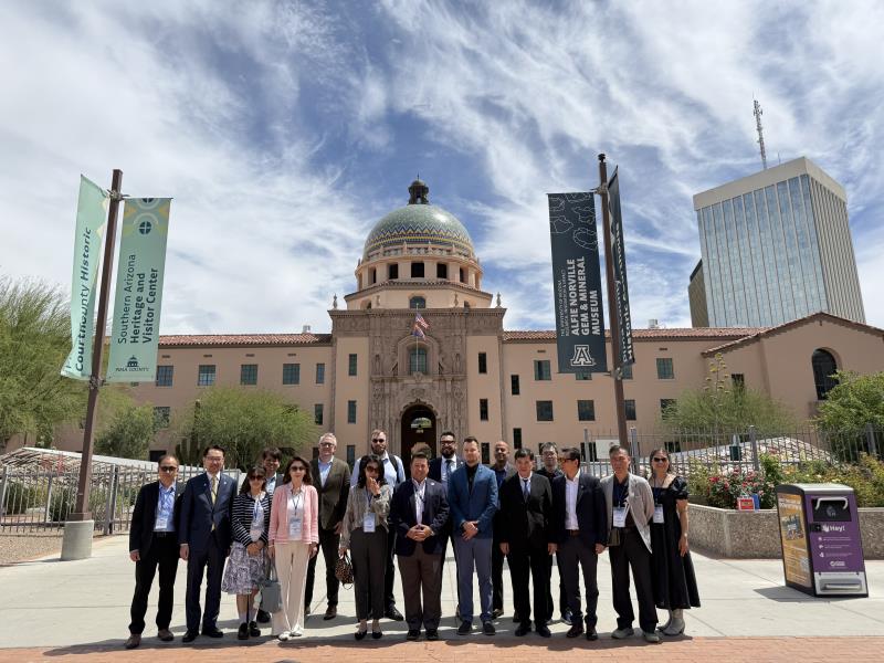 「亞利桑那州投資與高教交流考察團」由產業與學界共同組成，包括台灣科技大學、明新科技大學、中原大學半導體學院，以及弘塑科技等多家科技企業與專業機構。