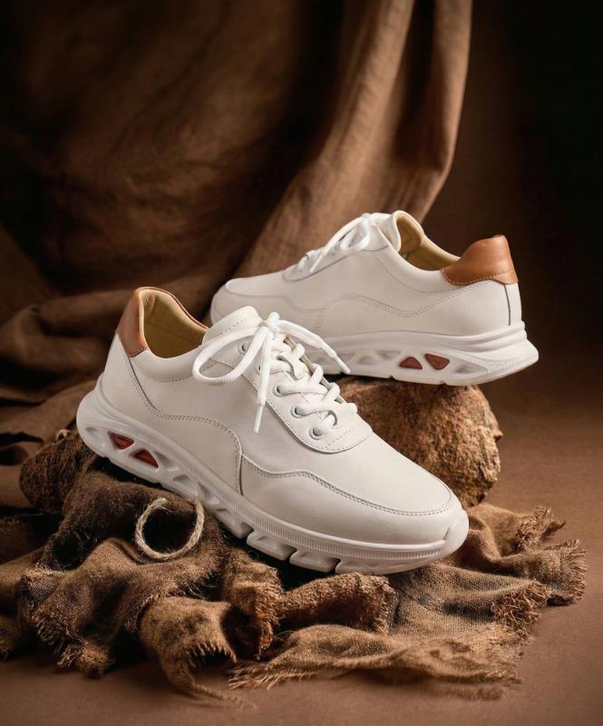 阿瘦萬步防震護足鞋以三大專利科技作為產品核心，包含專利抗菌、專利鞋底與專利鞋墊。