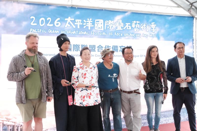 自然地景藝術與全民創作的國際級藝術盛會，邀集來自瑞典、西班牙、伊拉克、日本、土耳其等5國藝術家！
