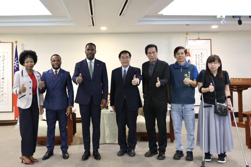 黃偉哲市長偕市政團隊會見海地共和團大使館訪賓。