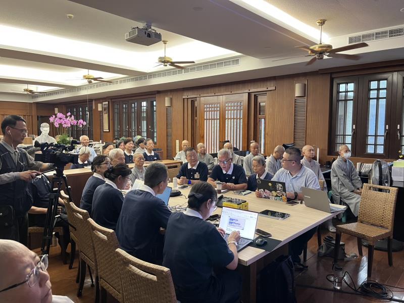 慈濟基金會表示，無論風雨如何動盪，慈濟志工在遵守安全第一的前提下，將持續以電話、走訪等實際行動陪伴社區弱勢、守護家園。