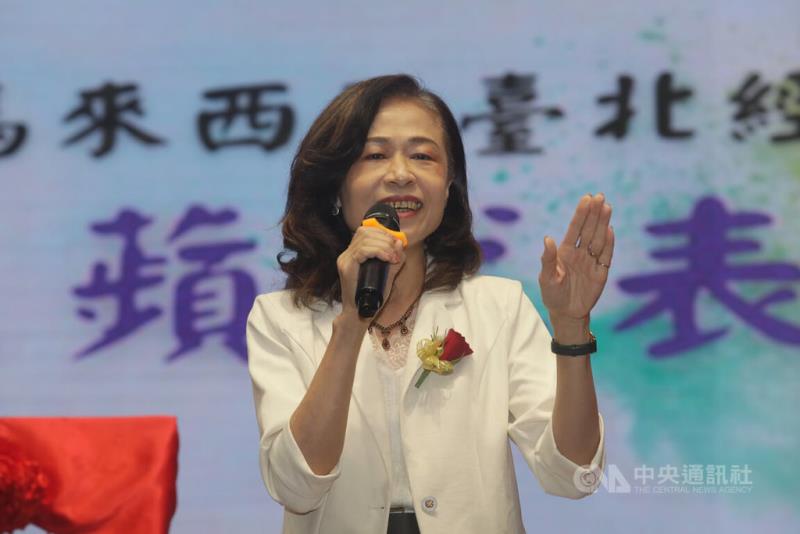 駐馬來西亞代表連玉蘋大使在2026年台灣高等教育展巴生展區開幕致詞表示，全球正掀起人才競逐，台灣在半導體及資訊與通訊科技產業擁有完整供應鏈與產業聚落，可望持續與馬來西亞深化人才培育及產業合作。(中央社記者黃自強攝影)