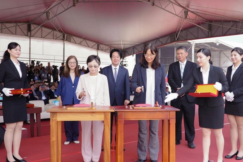 國家海洋研究院100噸級與300噸級海洋基礎資料調查船下水命名