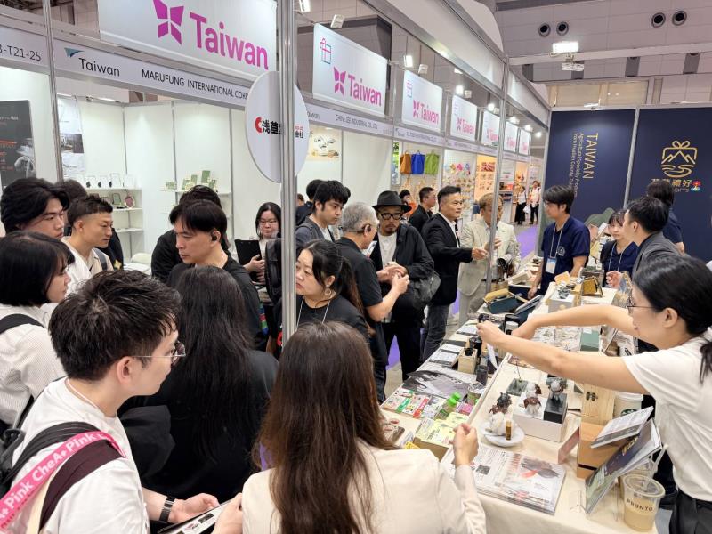 花蓮好物進軍東京禮品展！大放異彩！ 「花蓮禮好」12大特色品牌聯手拓展日本市場，人潮不斷，成為展場最吸睛攤位