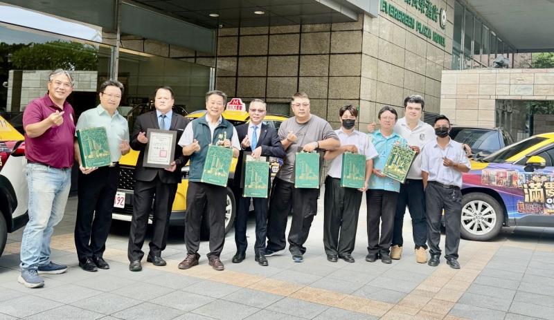 南市教育局攜企業送276盒中秋禮盒　助學童家庭過佳節