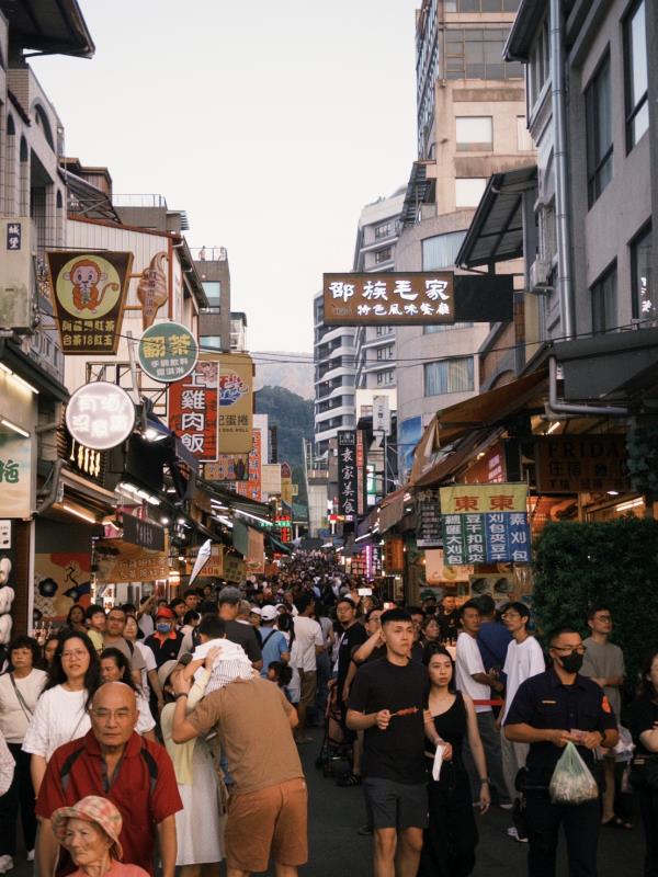 4天國旅到底多旺？ 景區樂園人潮逾165萬人次，連2日單日突破50萬