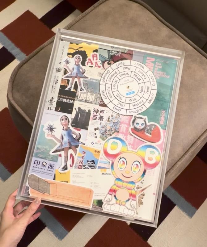「伊登壓克力畫框」雙面透明結構超適合用來製作近期流行的Memory Box，拍立得、機票、展覽票根、小卡片都能自由疊加。