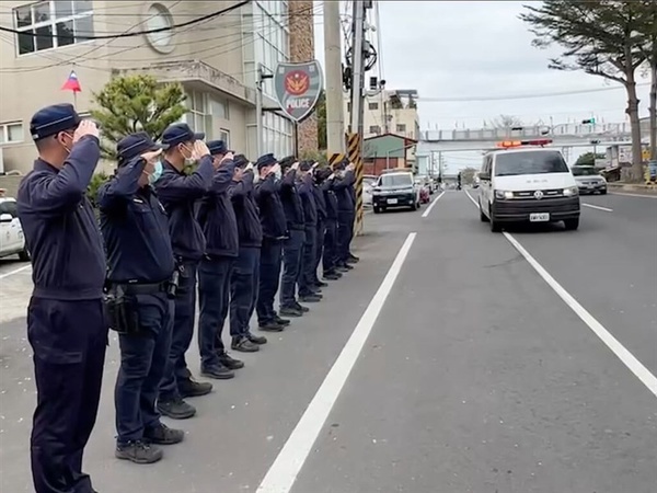 彰化員警疑遭毒駕撞死 同事列隊高喊一路好走