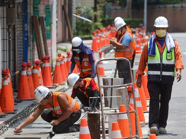 勞保財務缺口 陳建仁：政府將編列1000億元撥補預算