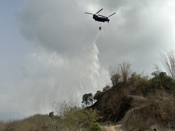 高雄內門山林大火延燒多日 累計逾300人搶救火勢獲控制