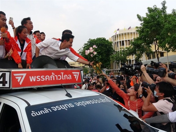 前进党扫街谢票 选民盼组阁为泰国带来新希望