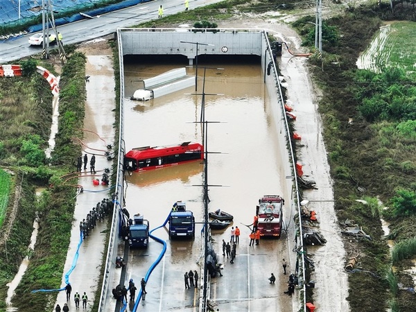 韓國連日暴雨至少31死 淹水地下車道尋獲5遺體