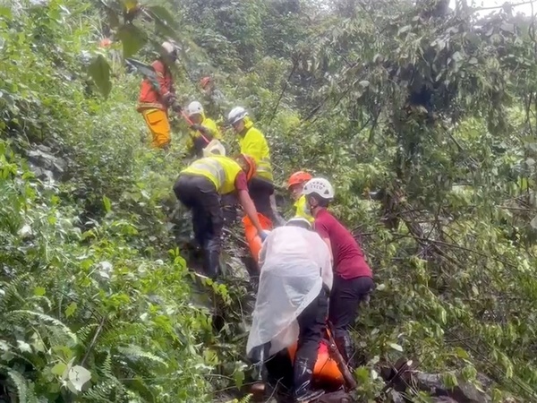 台電外包工程車桃園山區墜谷 4人死亡