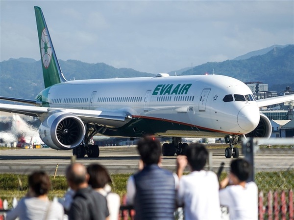 長榮航空：機師一旦罷工 旅客退改票可免費