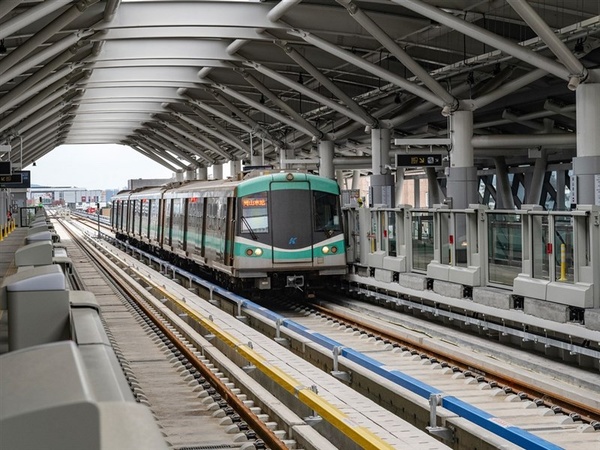 高雄捷運紅衣男闖軌道後消失 高捷包抄找人、列車恢復營運