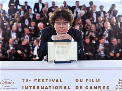 寄生上流奪坎城金棕櫚獎 韓片首獲最高榮譽