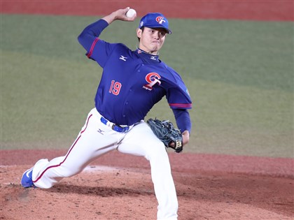 張奕包辦12強投手3大獎 史上第一人