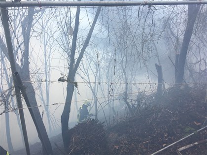 火燒山救援難 黑鷹閃避流籠線消防必要時背水[影] 