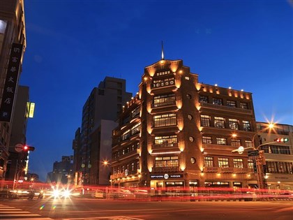 書摘／新井一二三給美麗之島的情書 台南是台灣波士頓