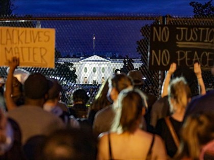 佛洛伊德之死 種族悲劇成美國大選攻防