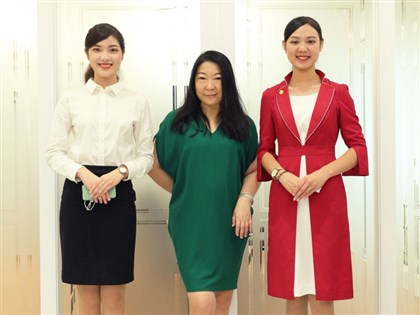 連5年設計國慶親善大使服裝 廖佳琳堅持用台灣機能布