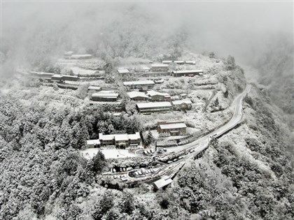 宜蘭太平山現場 民眾置身夢幻雪中山城【圖輯】