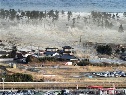 搭直升機拍311海嘯獲獎 前NHK攝影記者自責10年