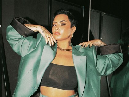 唱紅Let It Go 黛咪洛瓦特宣布為非二元性別者