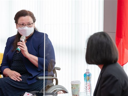 訪台參議員達克沃斯：美國不會拋棄台灣