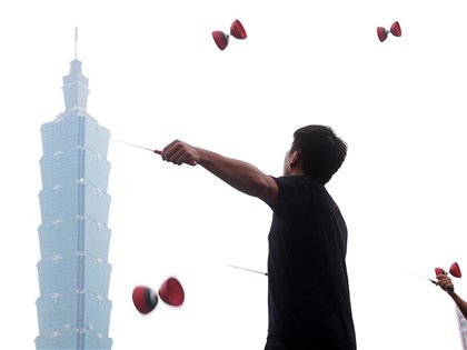 街頭藝人技藝審查許可制度 大法官：違憲