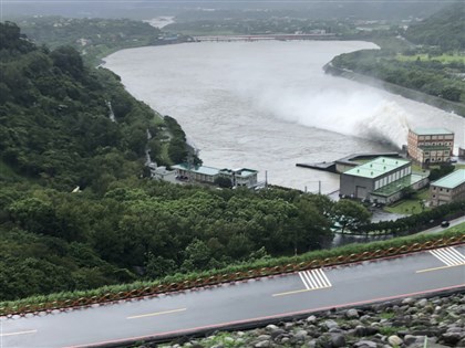 豪大雨灌飽 石門、明德等10水庫發布放流警戒