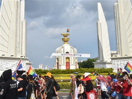 泰國連續8天反政府示威 抗議者高呼總理下台