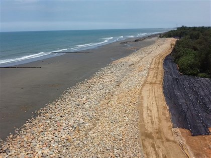 清除逾萬噸有害廢棄物 新豐海岸重建獲新生