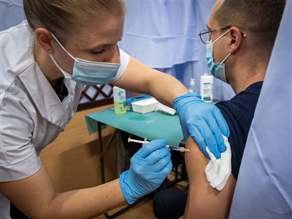 歐盟境內7成成人完整接種疫苗 達成重要里程碑