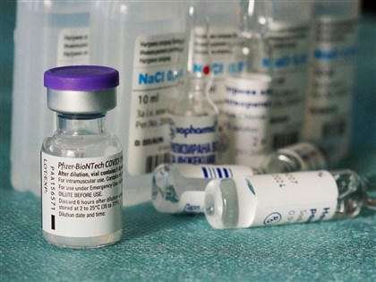 早安世界》首批BNT疫苗今晚抵台 先供12到22歲年齡層接種