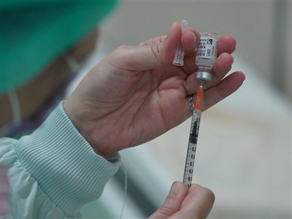 客製化標籤BNT疫苗 郭台銘：首批55萬劑30日抵台