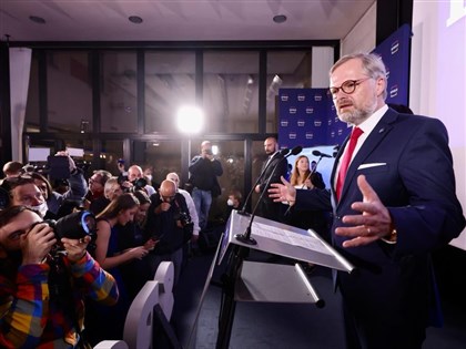 捷克國會大選 中間偏右反對聯盟險勝總理巴比斯[影]